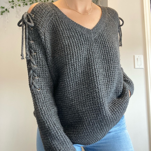 KyeMi Grey Sweater with Laced Shoulders - Picture 3 of 7